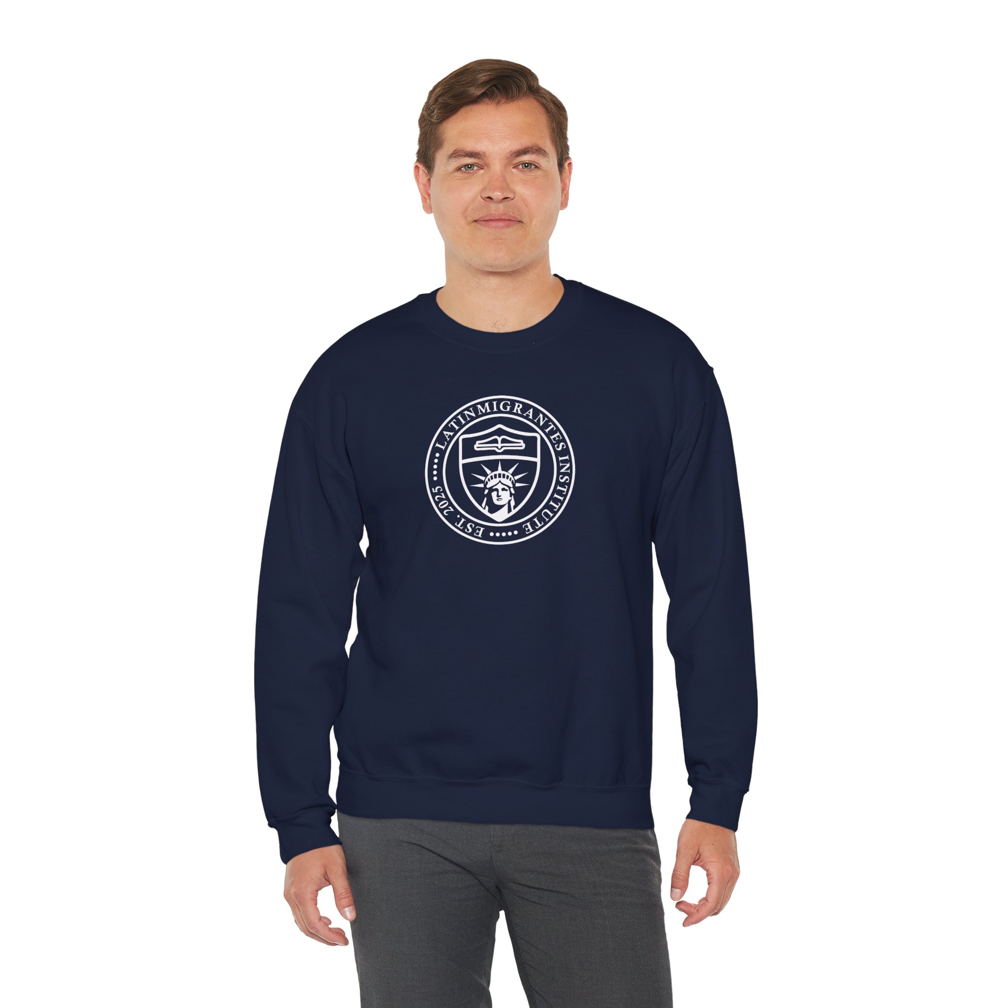Sudadera Crewneck — Escudo Estampado - Image 23